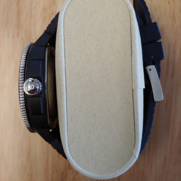 Alpina Seastrong horological smart watch - Picture 9 of 9